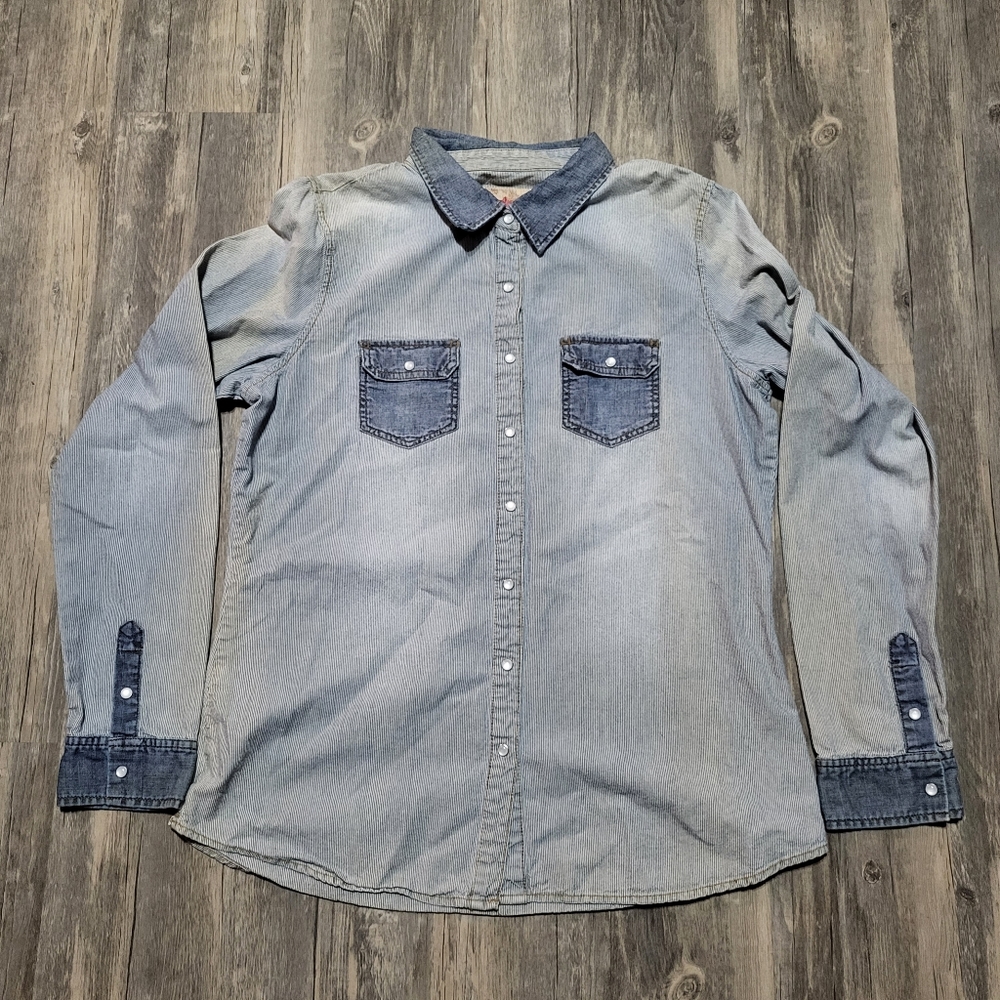 People Liberation Pearl Snap Seer Sucker Striped Chambray Denim Top Size Medium